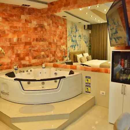 Apartment Design Premium Lux 4 Star 