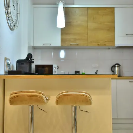 Design Premium Lux: Dubai-inspired Wellness Retreat Apartment Cuprija