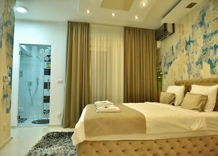 Design Premium Lux 4 Star 